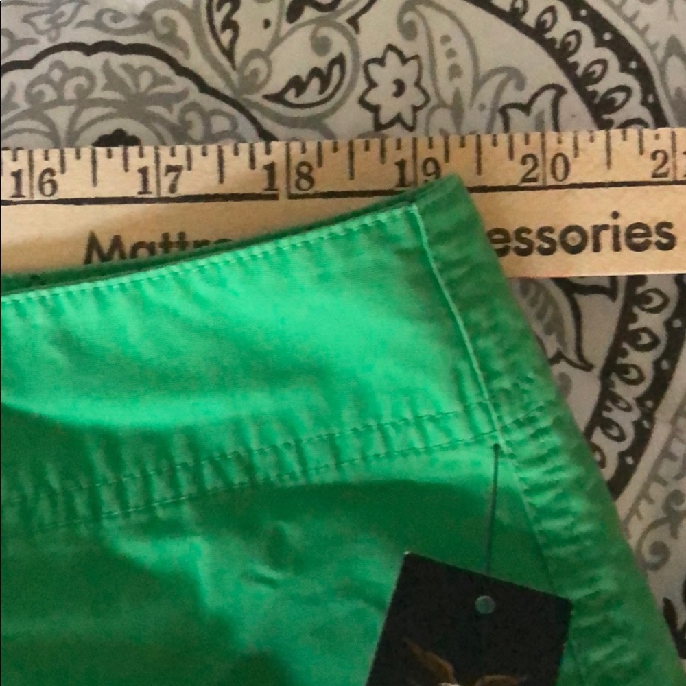 Shorts - Picture 4 of 5